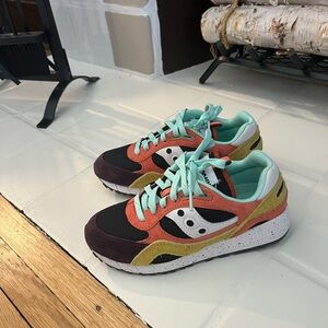 Saucony Shadow 6000 shoes